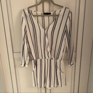 Sanctuary white and navy striped romper sz S NWOT